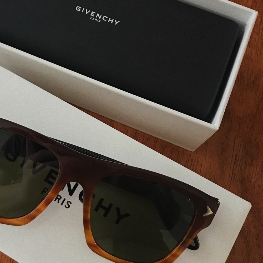 GIVENCHY SUNGLASSES authentic • tortoise • unisex